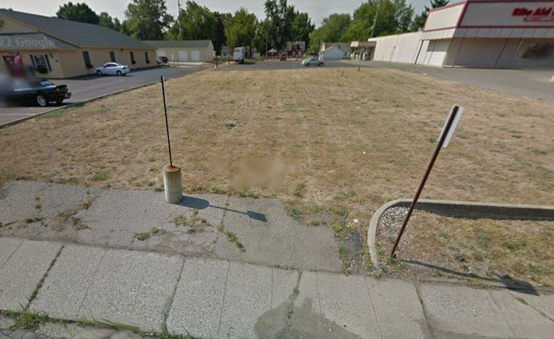 Clock Restaurant - Battle Creek - 90 E Columbia Ave (newer photo)